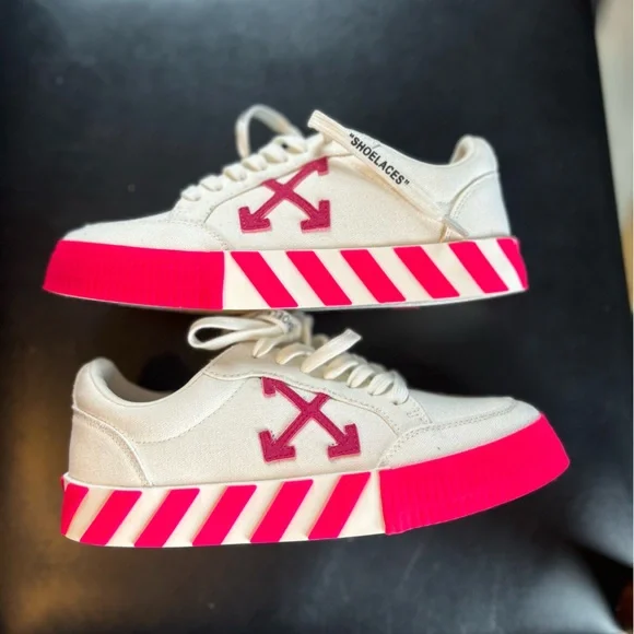 Off-White x virgil abloh Vulcanized Low Top Sneakers - Picture 2 of 11